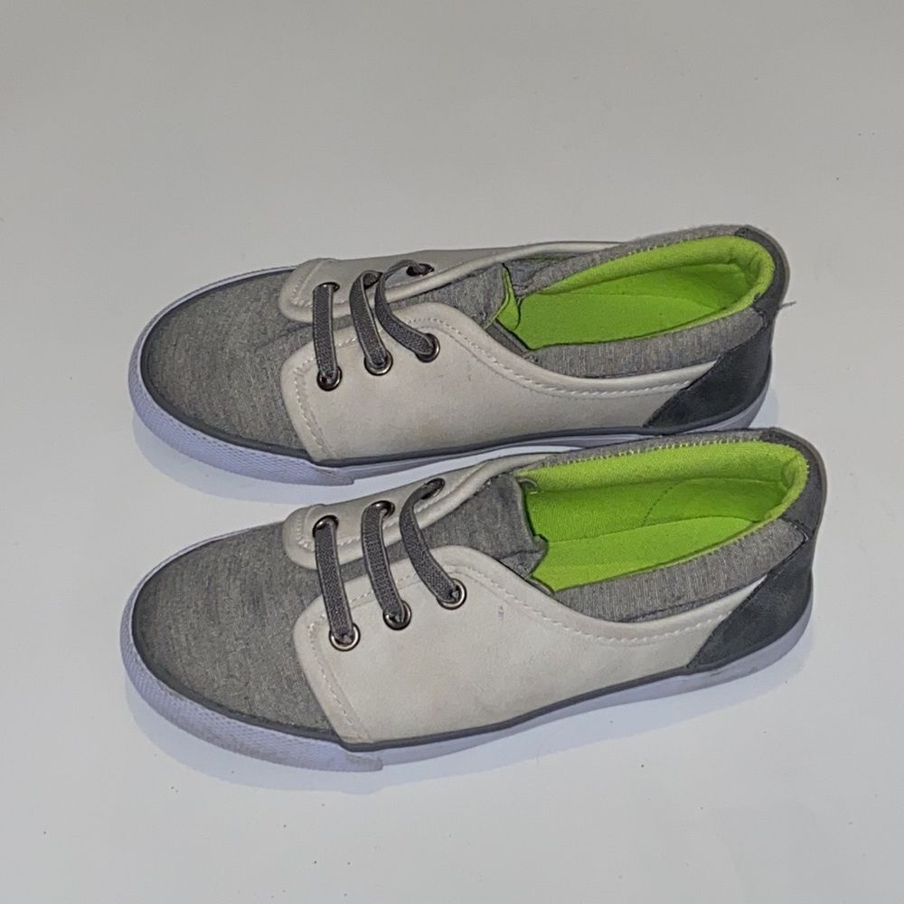 10/$50 Cat & Jack Boy Shoes Size 12 - Picture 3 of 6
